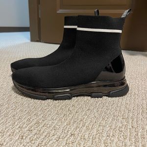 Michael Kors Stretch-Knit Sock Sneaker. Size 8